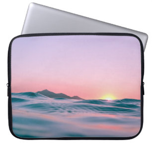 Ruhe des Wassers während der goldenen Stunde Laptopschutzhülle