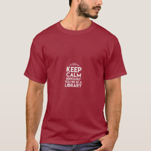 Ruhe ernsthaft in einem Bibliothekssaal behalten T-Shirt