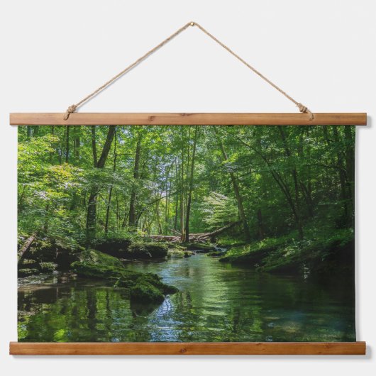 Ruhe im Wald Wandteppich Mit Holzrahmen (Vorne)