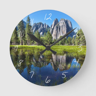 Ruhe in Yosemite Runde Wanduhr