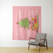 Ruhe, Liebe & Freude - Retro Weihnachtsbaum auf Ro Wandteppich (Beispiel)