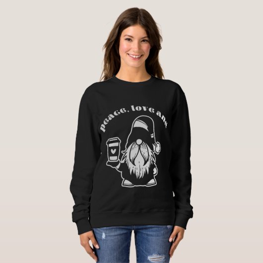 Ruhe, Liebe und Kaffee Latte Gnome Spaß Winter Sweatshirt (Vorne ganz)