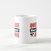Ruhe schießt bitte Spieler bei der Arbeit Kaffeetasse (Mittel)