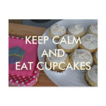 Ruhe und Essen Cupcakes Postkarte behalten