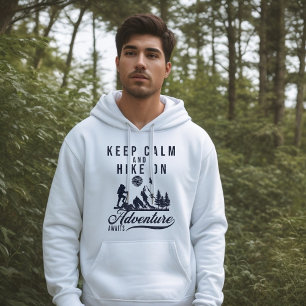Ruhe und Wanderung auf Hoodie behalten