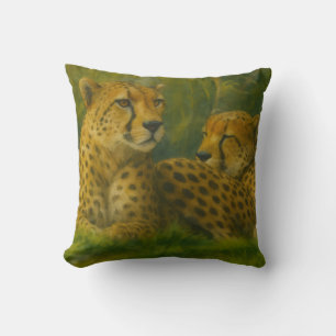 Ruhen des Cheetah Duo in der Waldlandschaft Kissen