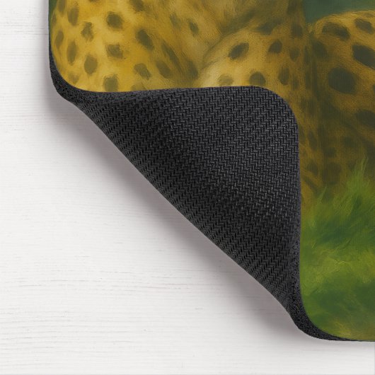Ruhen des Cheetah Duo in der Waldlandschaft Mousepad (Ecke)