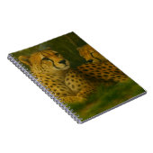 Ruhen des Cheetah Duo in der Waldlandschaft Notizblock (Rechte Seite)