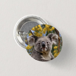 "Ruhen in Gold: Ein Koala in einem Schlachtbaum" Button
