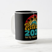 Ruhestand 2024 Nicht mein Problem mehr Ruhestand Zweifarbige Tasse (Vorderseite Links)