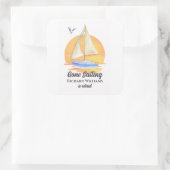 Ruhestand Gone Segelboot Sunset Wasserfarbe Quadratischer Aufkleber (Tasche)