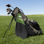 Ruhestand mit Golfball auf grünem Golf Handtuch (Gras)