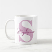 Ruhestand | Moderne rosa Monogramm-Anfangsbuchstab Kaffeetasse (Links)
