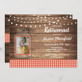 Ruhestand Party Rustic Jar Wood Red Gingham Foto Einladung (Vorne/Hinten)