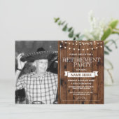 Ruhestand Party Rustic Remüde Wood Foto Einladung (Stehend Vorderseite)