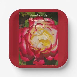 Ruhestandsfeier Rot und Gold Rose Blumen Makro Pappteller