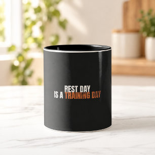 Ruhetag ist ein Trainingstag Schwarzer Fitness-B Zweifarbige Tasse