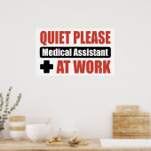 Ruhige Bitte medizinischer Assistent am Arbeitspla Poster (Küche)