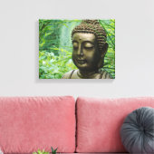 Ruhige Buddha-Statue in einem grünen grünen Wald. Leinwanddruck (Insitu (Wohnzimmer))