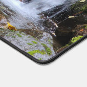 Ruhige grüne Herbstwasserfallstation Mat Schreibtischunterlage (Ecke)