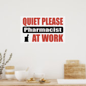 Ruhige Lage bitte Apotheker am Arbeitsplatz Poster (Küche)