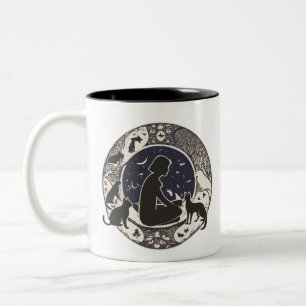 Ruhige mondbeschienene Katzen & Mädchen-Silhouette Zweifarbige Tasse