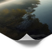 Ruhige Nebelspektionen auf der Oberfläche eines Se Poster (Ecke)