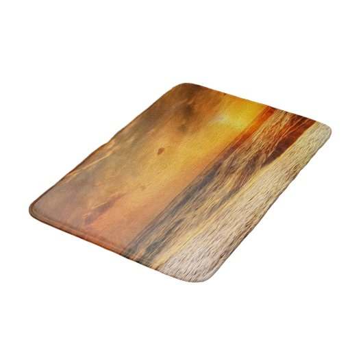 Ruhige Sunset Ocean Beach Waves Badematte (Schrägansicht)