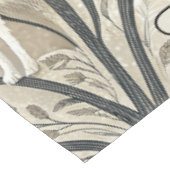 Ruhige Winterwaldlandschaft mit weißen Wölfen Tischdecke (Schrägansicht)