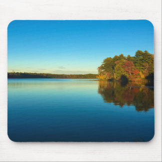 Ruhiger Autumn See Mousepad