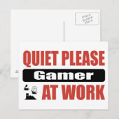 Ruhiger Gamer am Arbeitsplatz Postkarte (Vorne/Hinten)