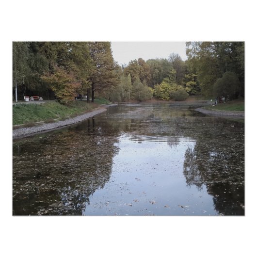 Ruhiger Herbstsee – Skandinavische Edition Poster (Vorderseite)