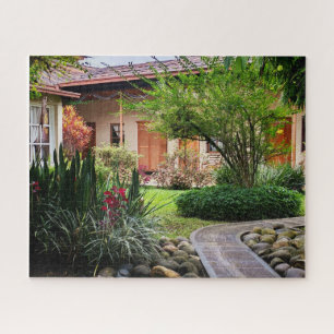 Ruhiger Innenhof Garten in Cobán, Guatemala – Frie Puzzle