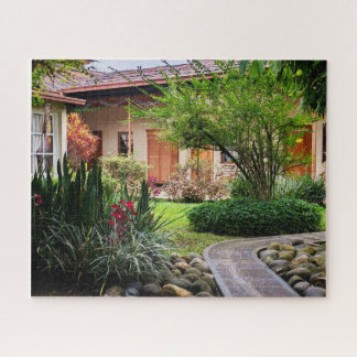 Ruhiger Innenhof Garten in Cobán, Guatemala – Frie Puzzle
