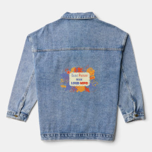 Ruhiger Mensch mit lauter Gedanken blau gelb Jeansjacke