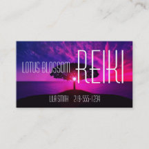 Ruhiger rosa Sonnenuntergang und Baum Reiki