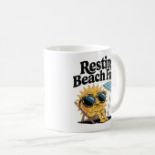 Ruhiger Strandblick Grumpy Sun Vacation Kaffeetasse (VorderseiteRechts)