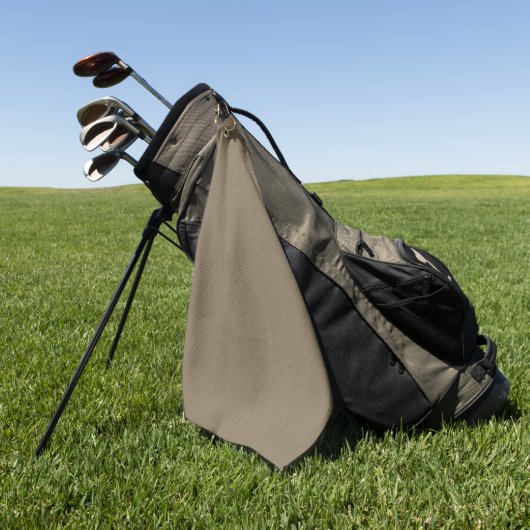 Ruhiger und einfacher brauner texturierter Hinterg Golfhandtuch (Gras)