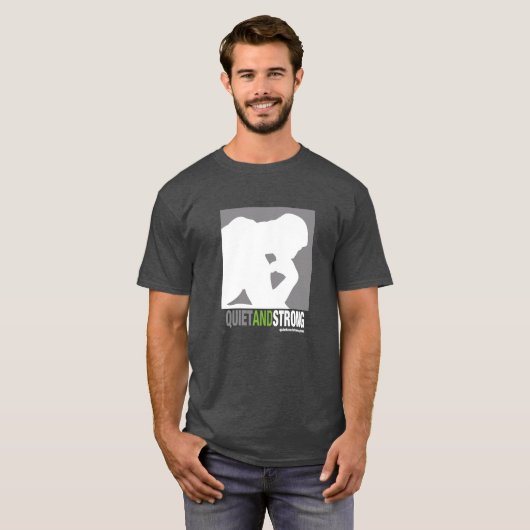 Ruhiges und starkes Logo-Shirt - Dunkelheit T-Shirt (Vorne ganz)