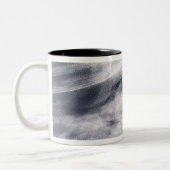 Ruhm über dem Pazifik Zweifarbige Tasse (Links)