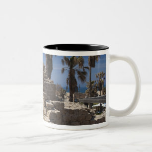 Ruinen des von Herodes dem Großen erbauten Hafens  Zweifarbige Tasse