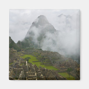 Ruinen von Machu Picchu mit Anden Magnet
