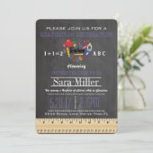 Ruler & Apple Lehrer Abschluss Einladung (Stehend Vorderseite)