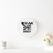 Rum ist das Geheimnis meiner Energie Runde Wanduhr (Zuhause)