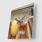 Rum und Ananas Quadratische Wanduhr (Winkel)