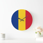 Rumänische Flagge Große Wanduhr (Zuhause)