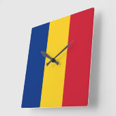 Rumänische Flagge Quadratische Wanduhr (Winkel)