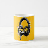 RUN Headphones Street Art Sticker Kaffeetasse (Mittel)