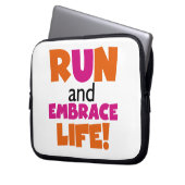 Run und Embrace Life Orange Pink Laptopschutzhülle (Vorderseite Links)