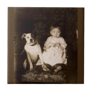 Rund 1910 Pitbull and baby RPPC Fliese